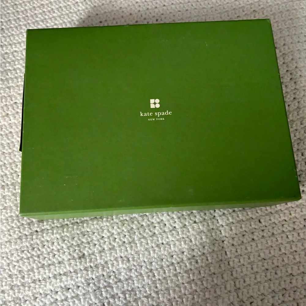 Kate Spade Zippered Chrissy - Picture 7 of 10